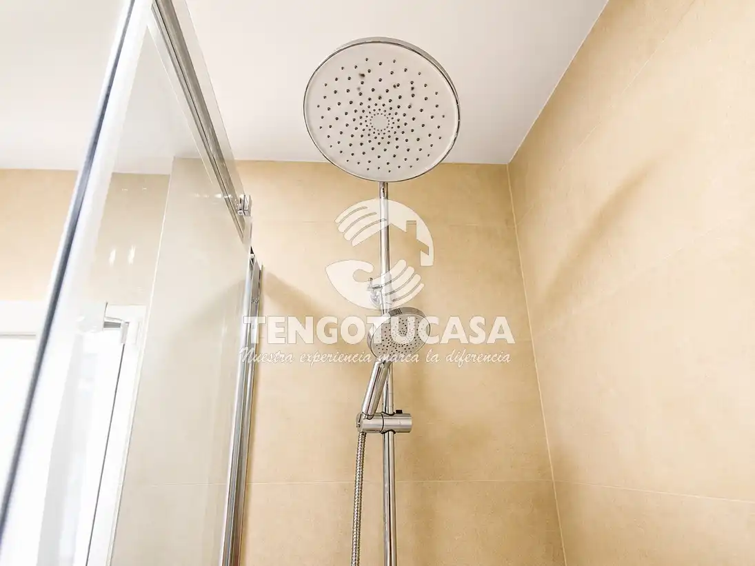 Badezimmer von Wohnung zum Verkauf in Madrid mit Klimaanlage, Heizung und Parkett