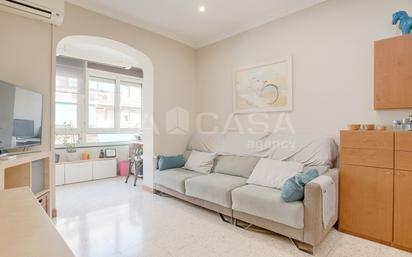 Living room of Flat for sale in  Barcelona Capital  with Heating