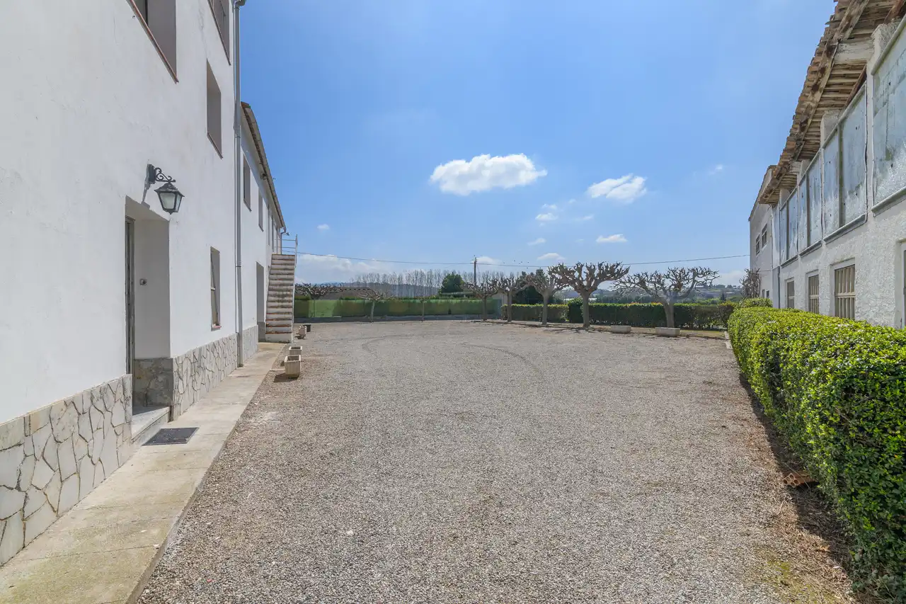 Vista exterior de Finca rústica en venda en Manresa amb Calefacció, Jardí privat i Traster