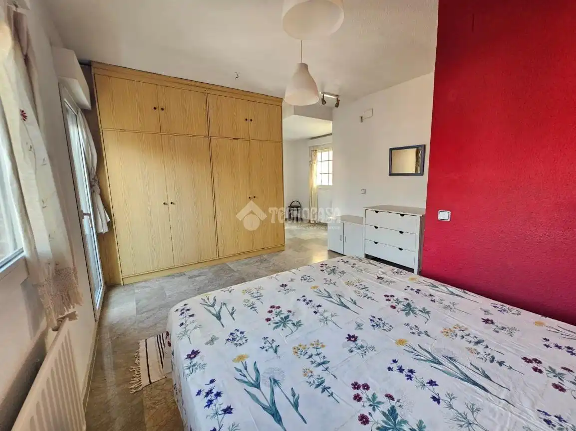 Schlafzimmer von Dachboden zum Verkauf in Madrid mit Heizung, Terrasse und Balkon