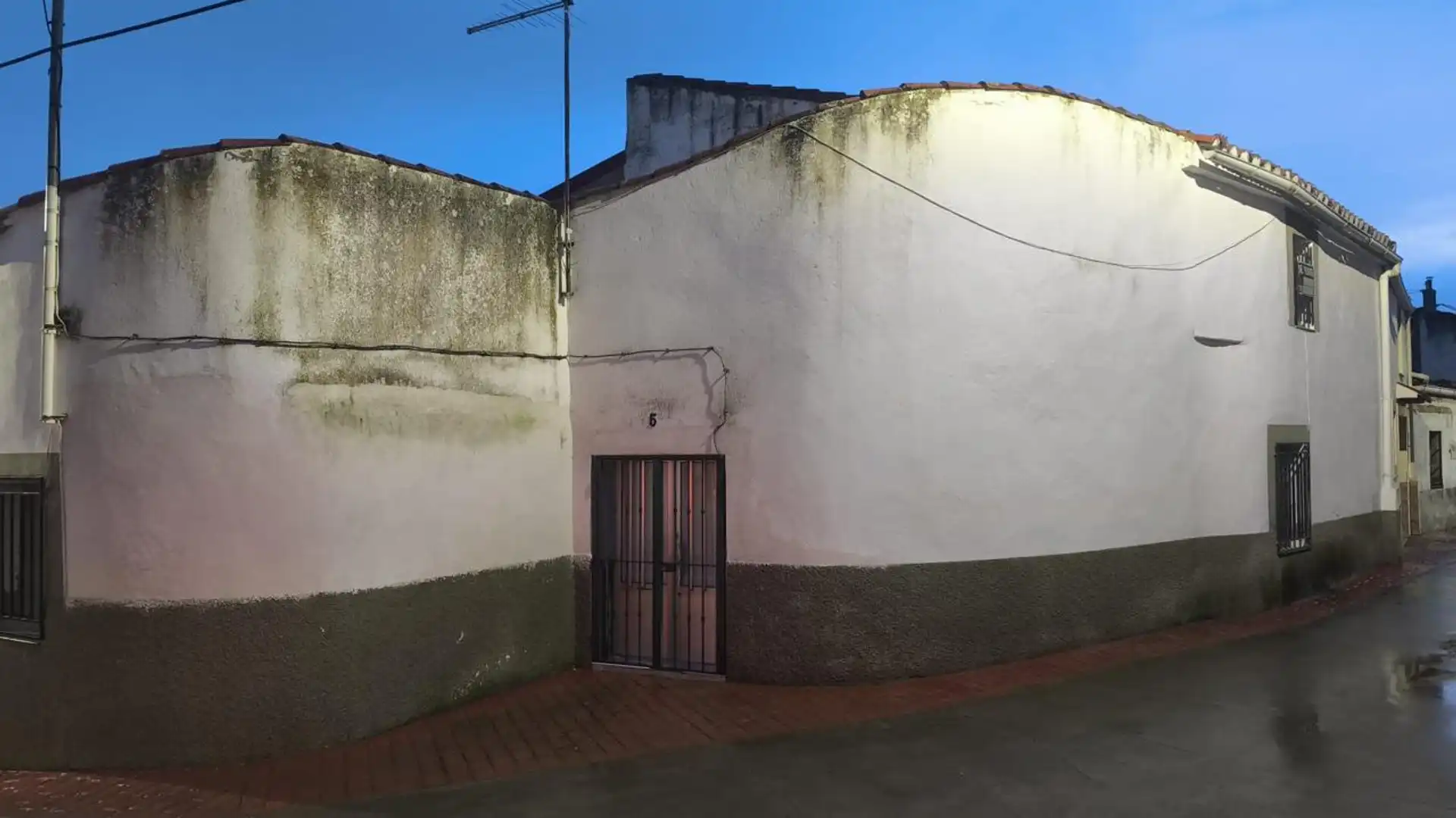 Exterior view of Houses for sale in Albalá