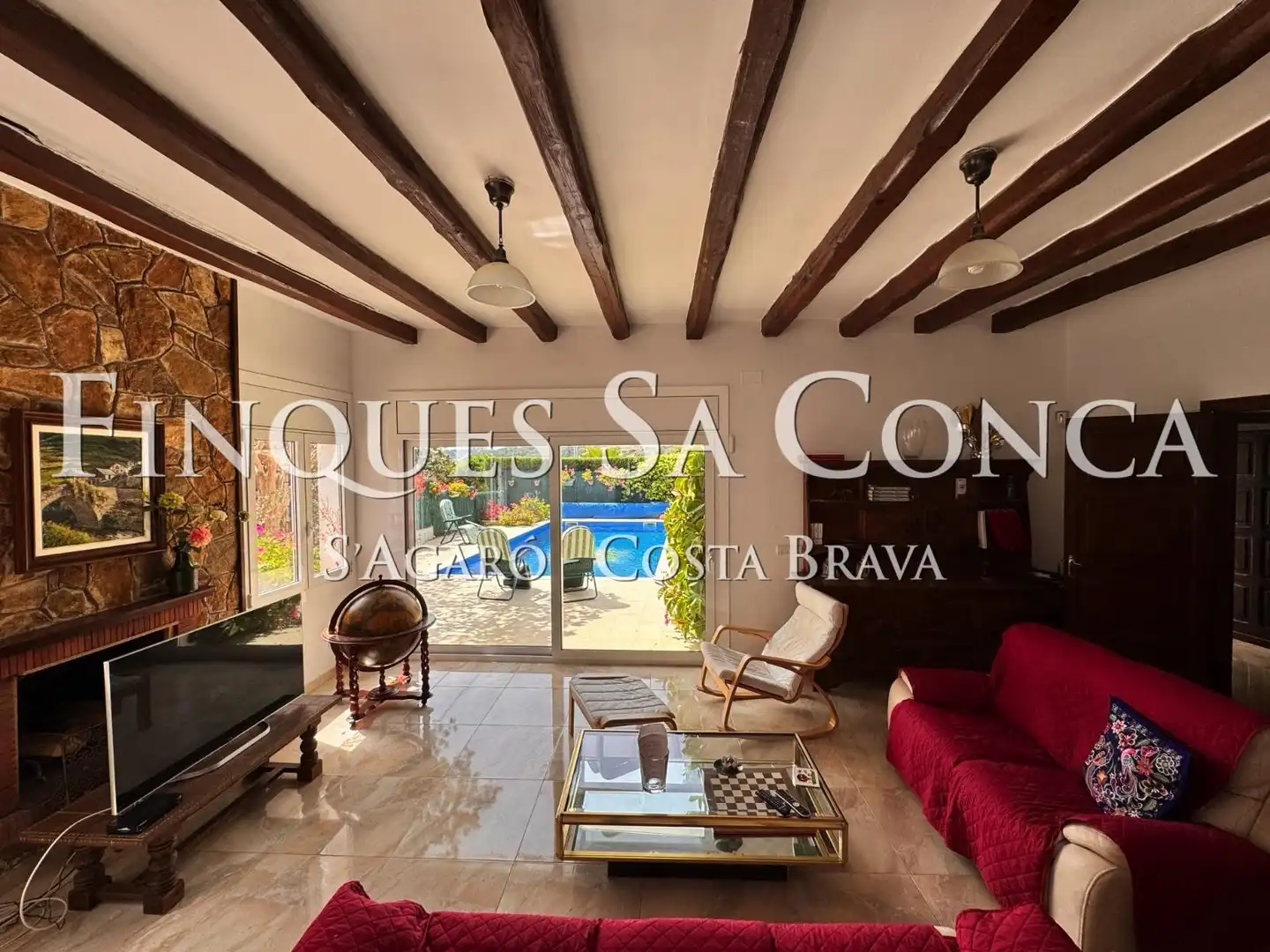 Sala de estar de Casa o chalet en venta en Castell d'Aro, Platja d'Aro i s'Agaró con Calefacción, Piscina y Alarma