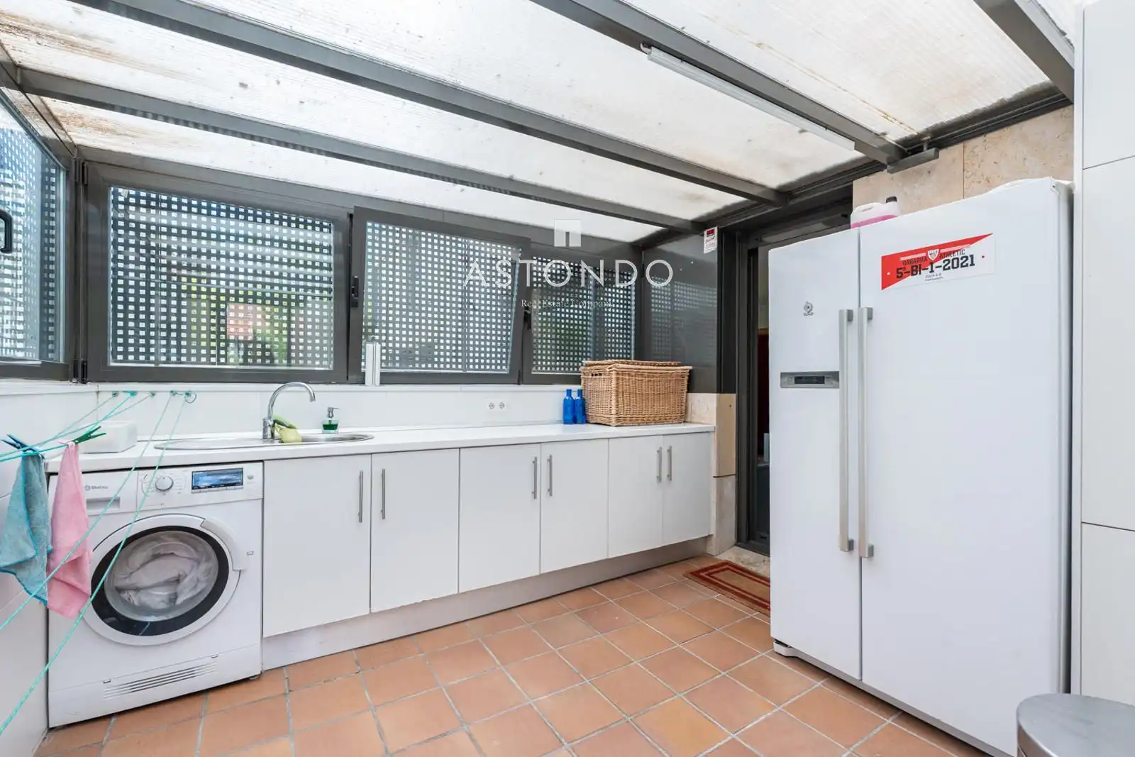 Cocina de Casa adosada en venta en Madrid con Aire acondicionado, Calefacción y Parquet
