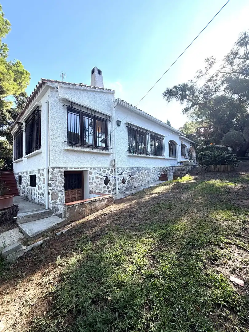 Vista exterior de Casa adosada en venta en Elviria - Cabopino