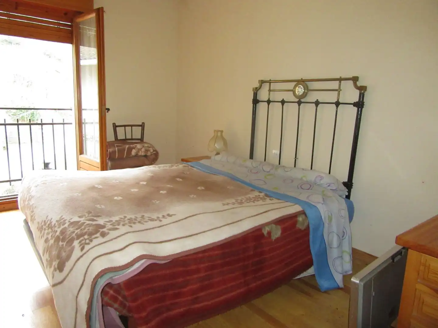 Habitación de Finca rústica en venta en Villanúa con Calefacción, Terraza y Trastero