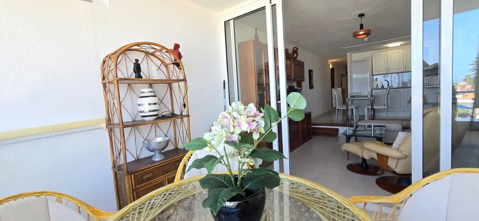 Apartamento de alquiler en San Bartolomé de Tirajana con Amueblado, Balcón y Piscina comunitaria