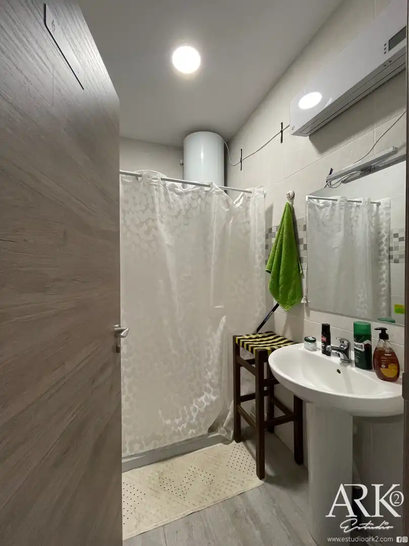 Badezimmer von Fabrikhallen zum Verkauf in Palmera