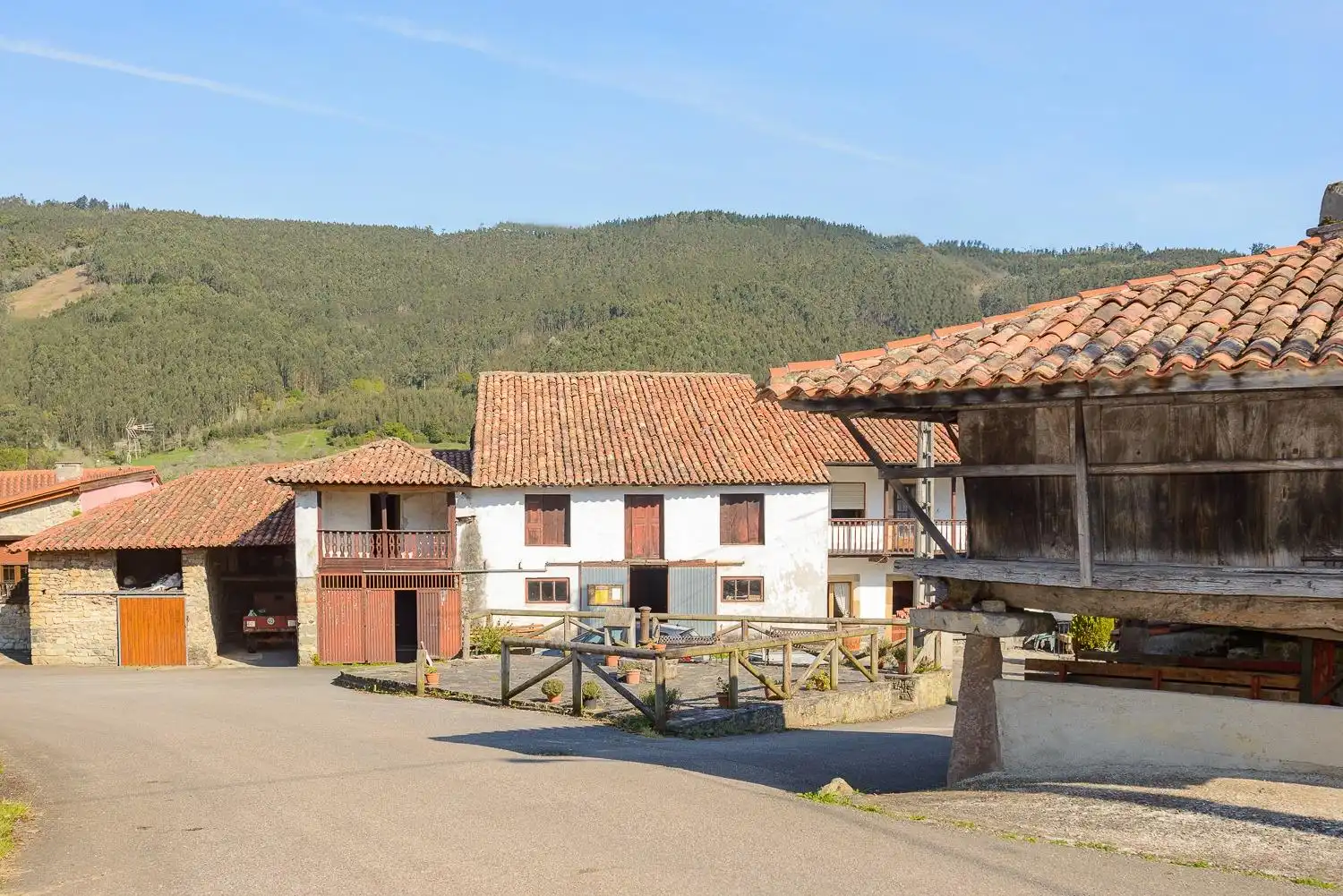 Vista exterior de Casa adosada en venda en Villaviciosa
