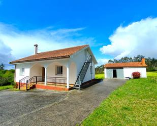 Vista exterior de Casa o xalet en venda en O Pino  amb Jardí privat