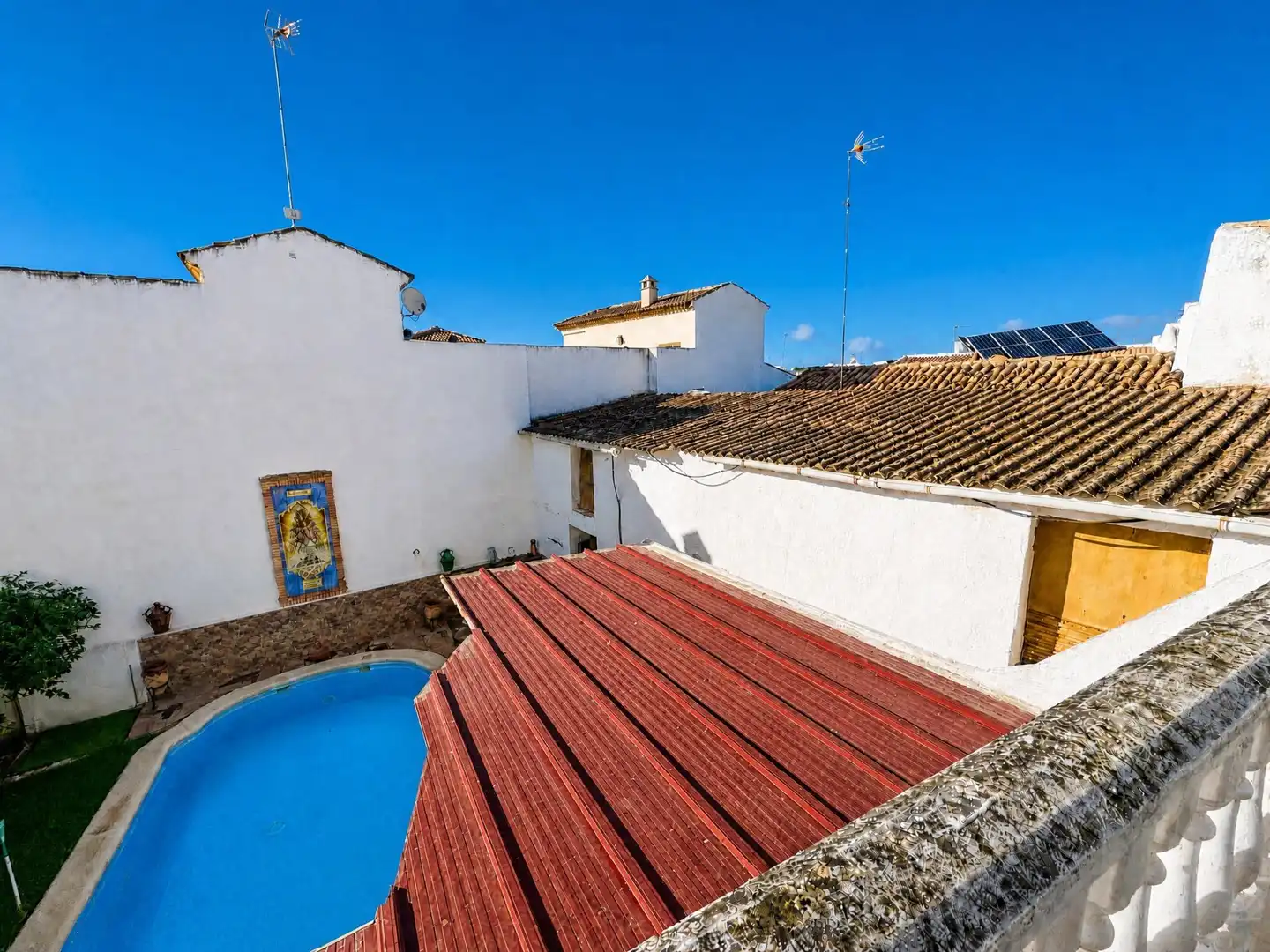 Exterior view of Houses for sale in Arjonilla  with Community pool