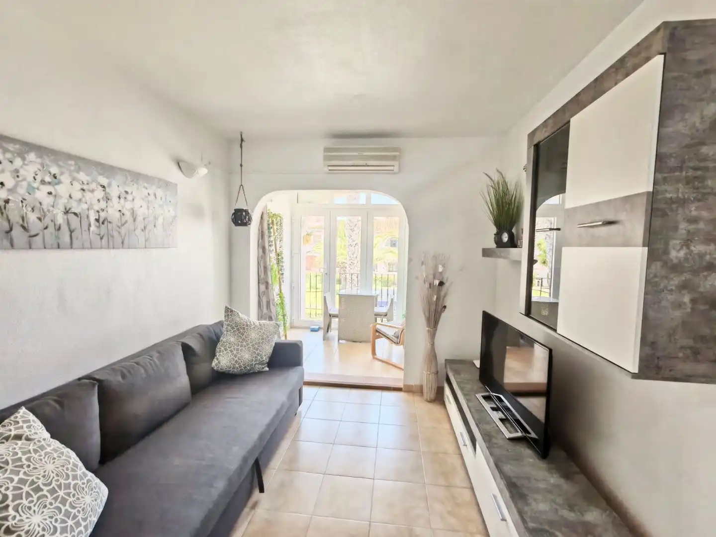 Living room of Apartments for rent in Torrevieja  with Air Conditioner, Furnished and Balcony