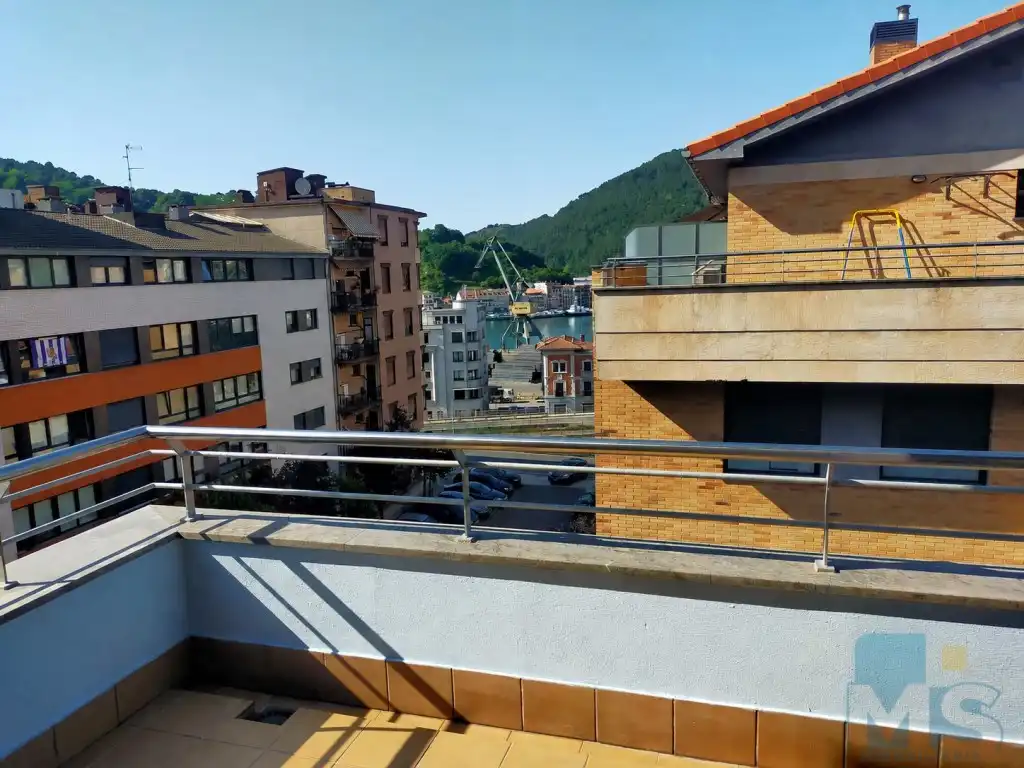 Terraza de Dúplex en venta en Donostia - San Sebastián  con Lavadora, Microondas y Balcón