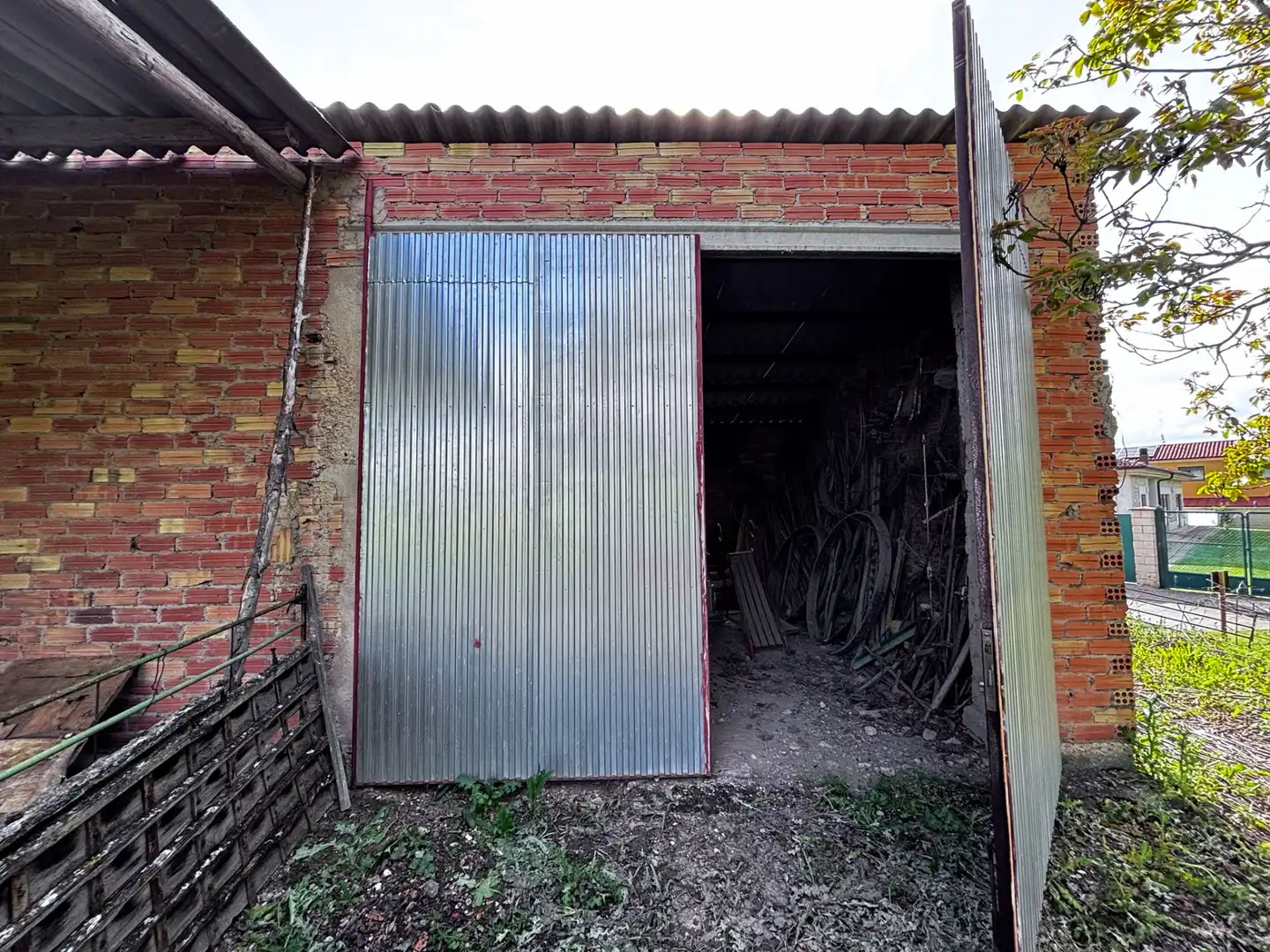 Aparcament de Terreny industrial en venda en Buniel