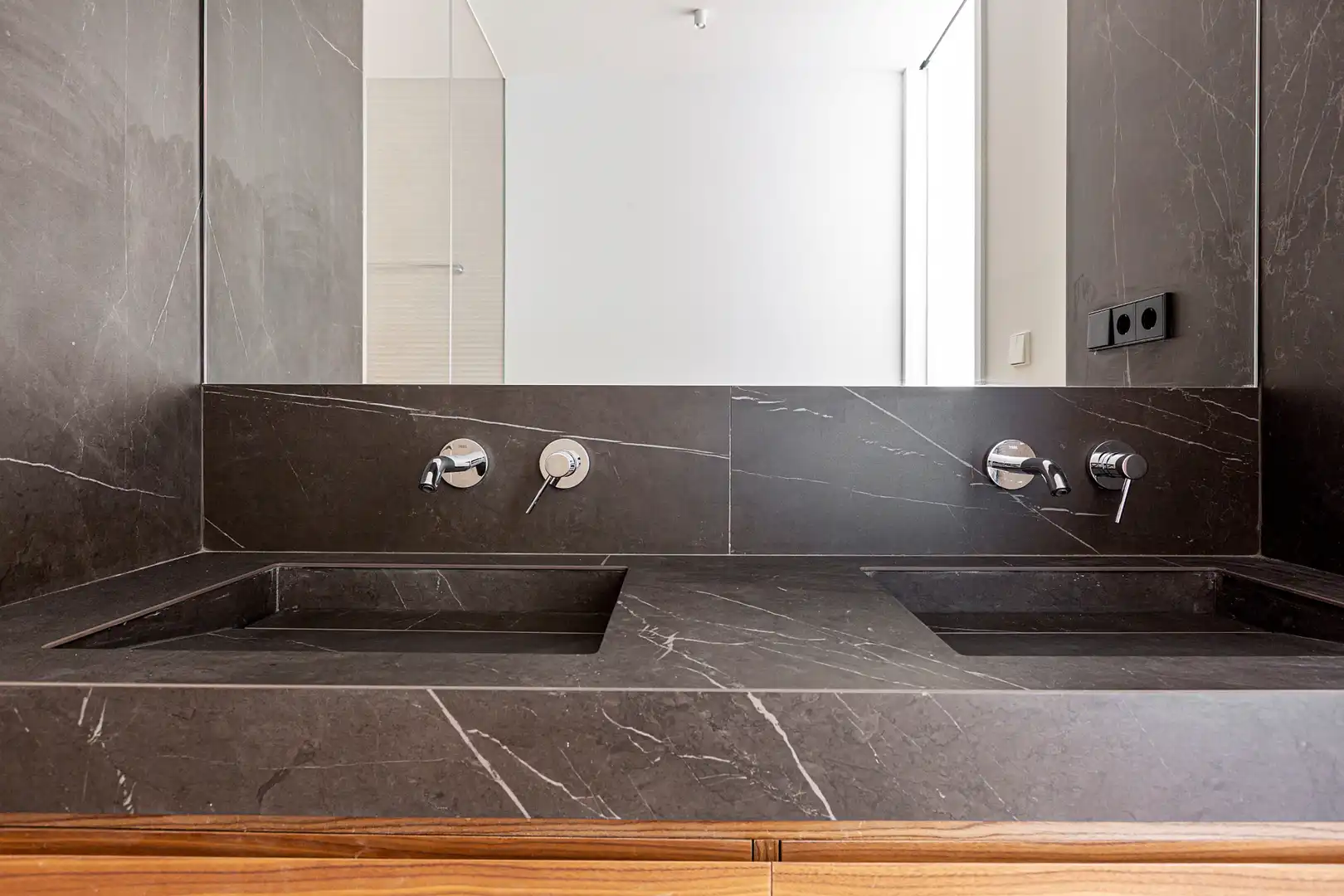 Bathroom of Attic for rent in Madrid  with Air Conditioner, Heating and Storage room