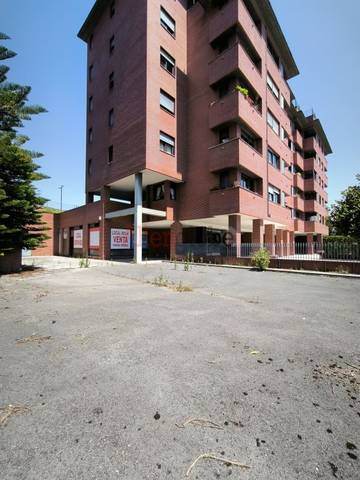 Local comercial en Venta en Carretera la Estrecha en Milán - Pumarín