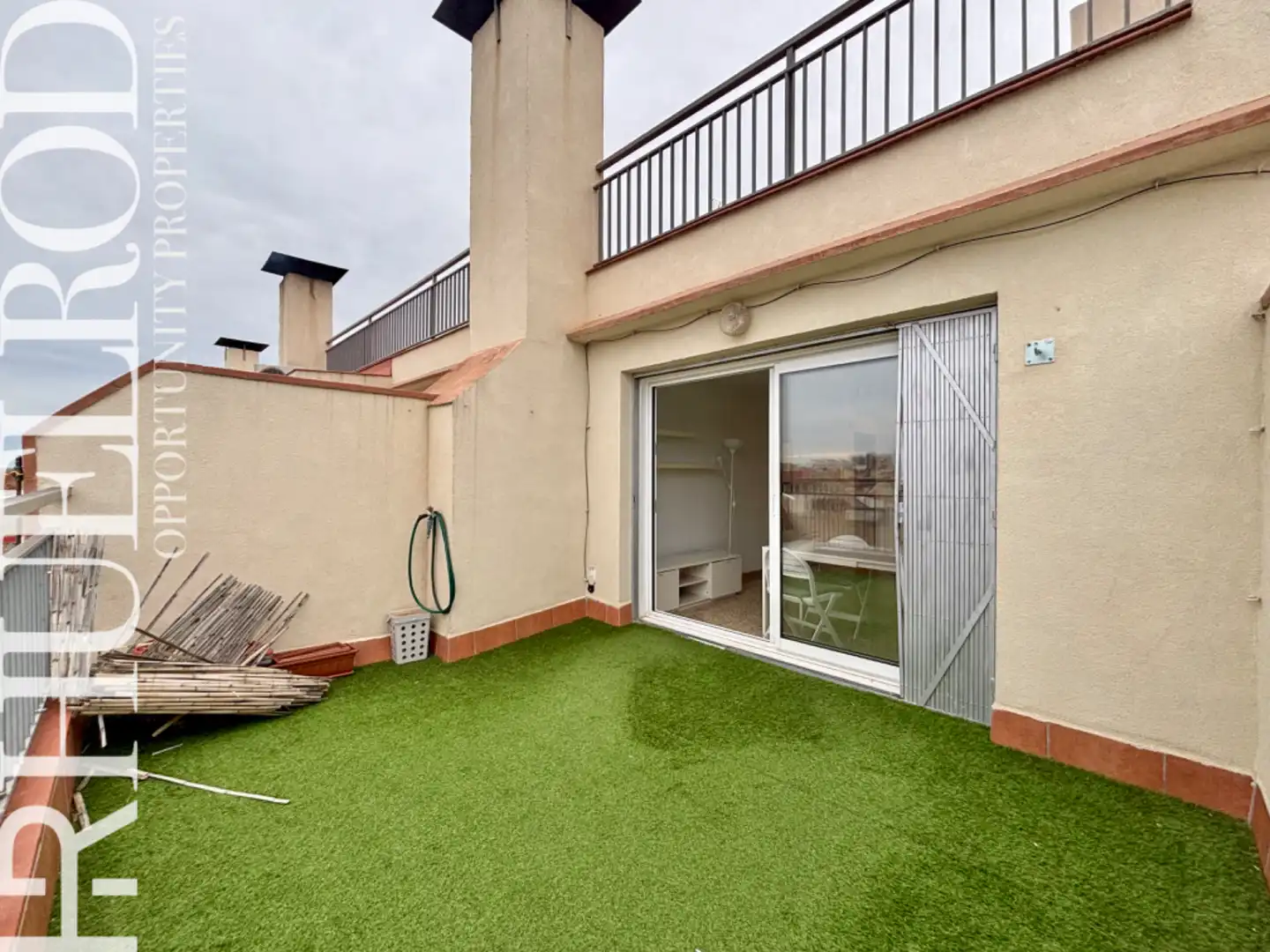 Terrasse von Dachboden zum Verkauf in Calella mit Terrasse, Ofen und Internet