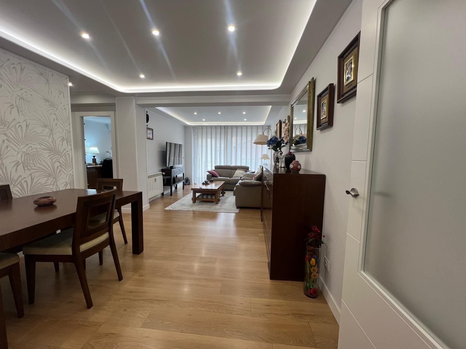 Sala d'estar de Pis en venda en Burgos Capital amb Calefacció i Terrassa