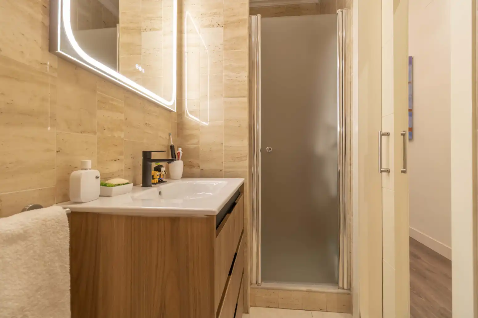 Bathroom of Flat for sale in Sevilla  with Air Conditioner, Heating and Balcony
