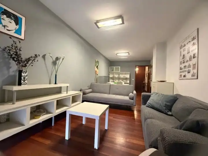 Flat with lift to rent in Avenida de Ferrol