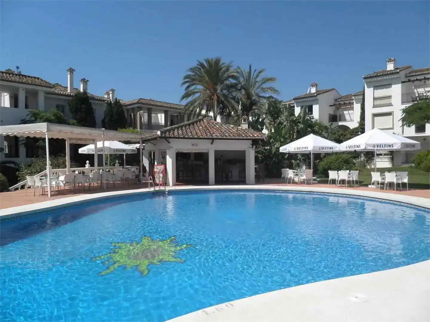 Piscina de Piso en venta en Estepona con Jardín privado, Trastero y Piscina