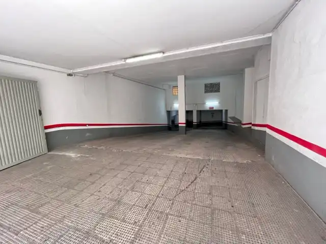 Garaje de alquiler en Carrer d'Alloza, Casco Histórico