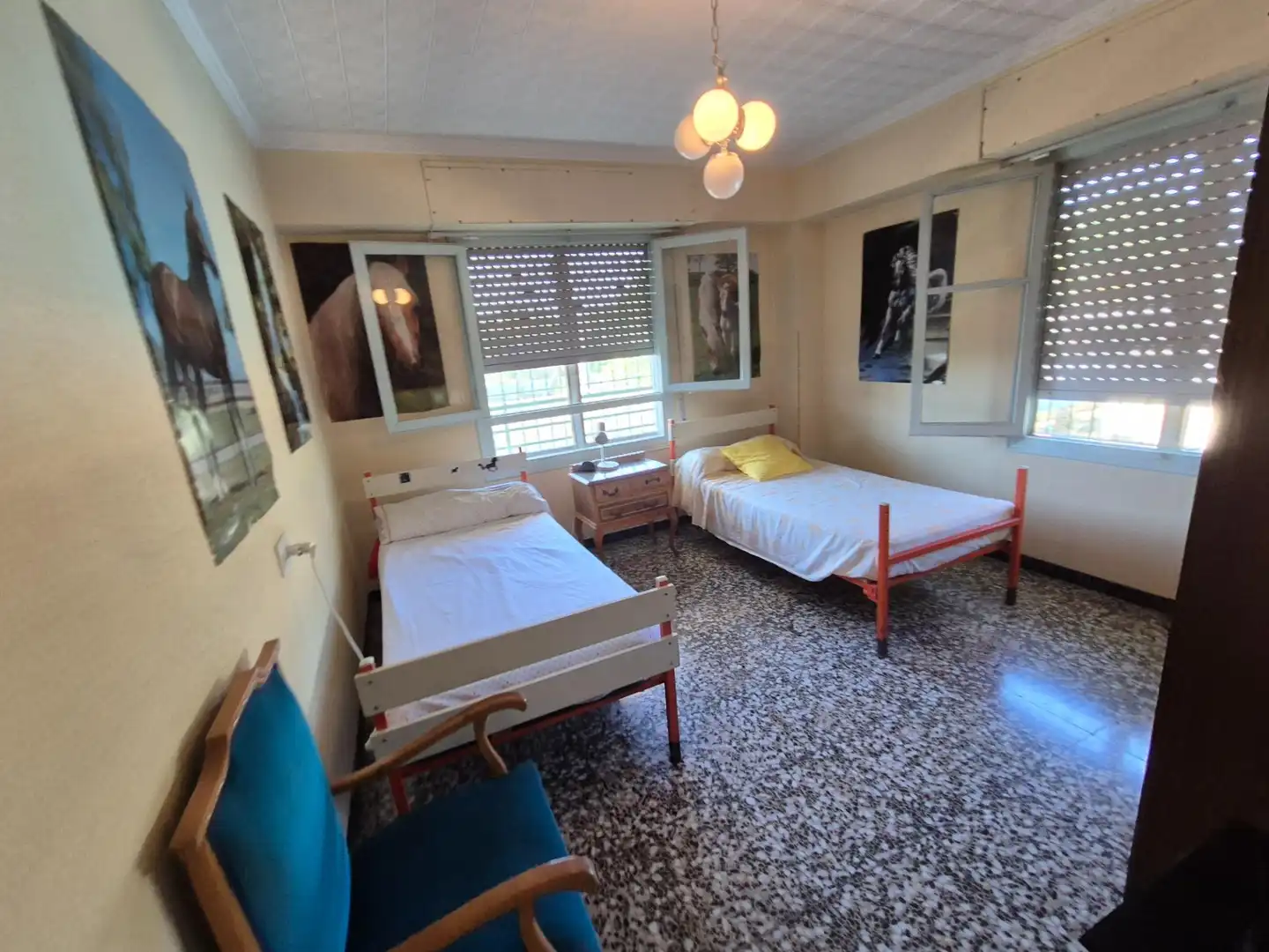 Dormitori de Casa o xalet en venda en Elda amb Jardí privat, Terrassa i Traster