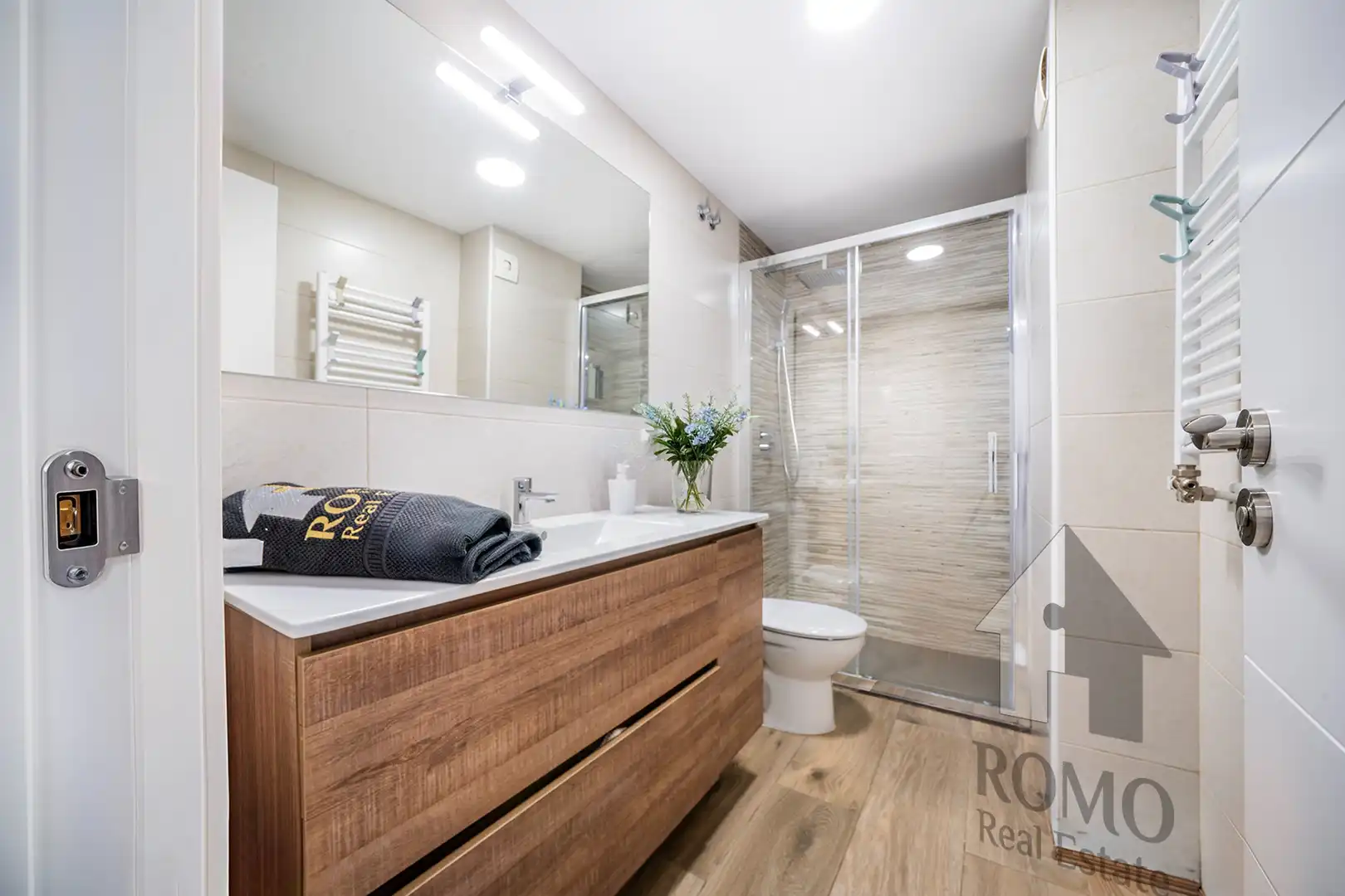 Baño de Piso en venta en Santa Perpètua de Mogoda con Calefacción y Balcón