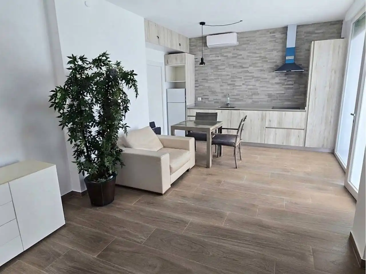Wohnzimmer von Geschaftsraum zur Miete in Valencia mit Klimaanlage