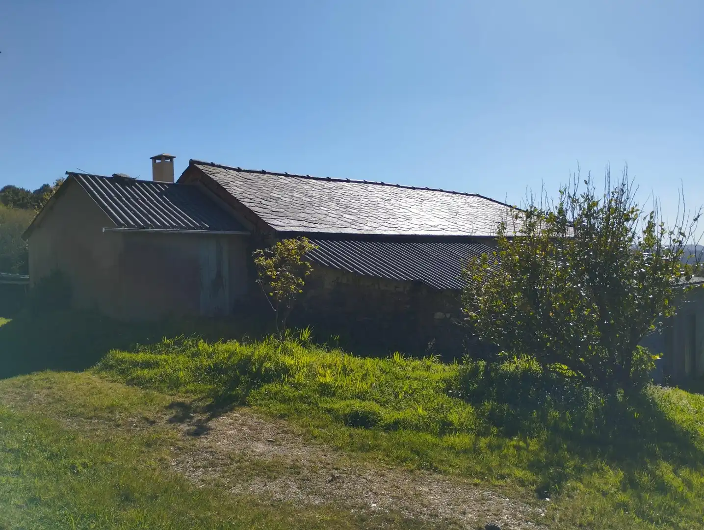 Vista exterior de Casa o xalet en venda en As Somozas  amb Calefacció, Jardí privat i Moblat