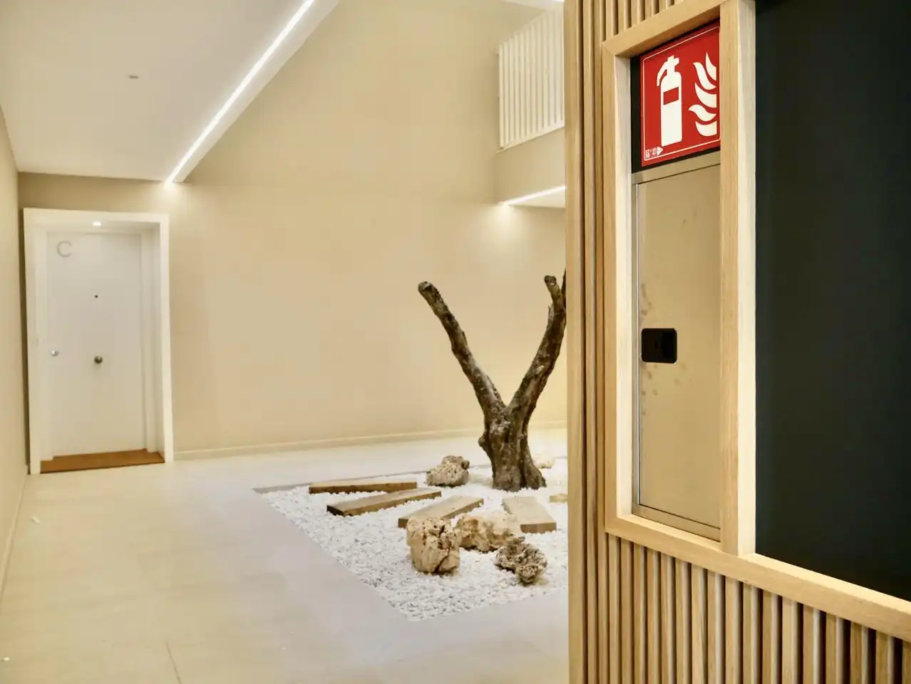 Flat for rent in Ángel Ojeda Avilés, Entrenúcleos