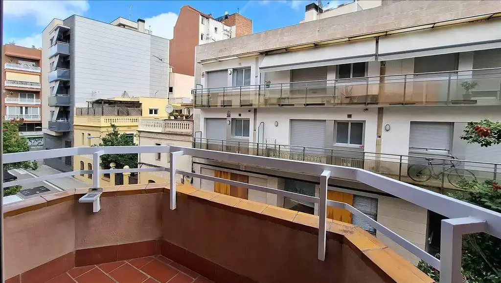 Pis amb terrassa en venda a Sants - Montjuïc
