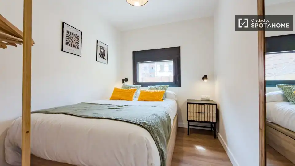 Bedroom of Flat for rent in L'Hospitalet de Llobregat  with Air Conditioner, Heating and Furnished