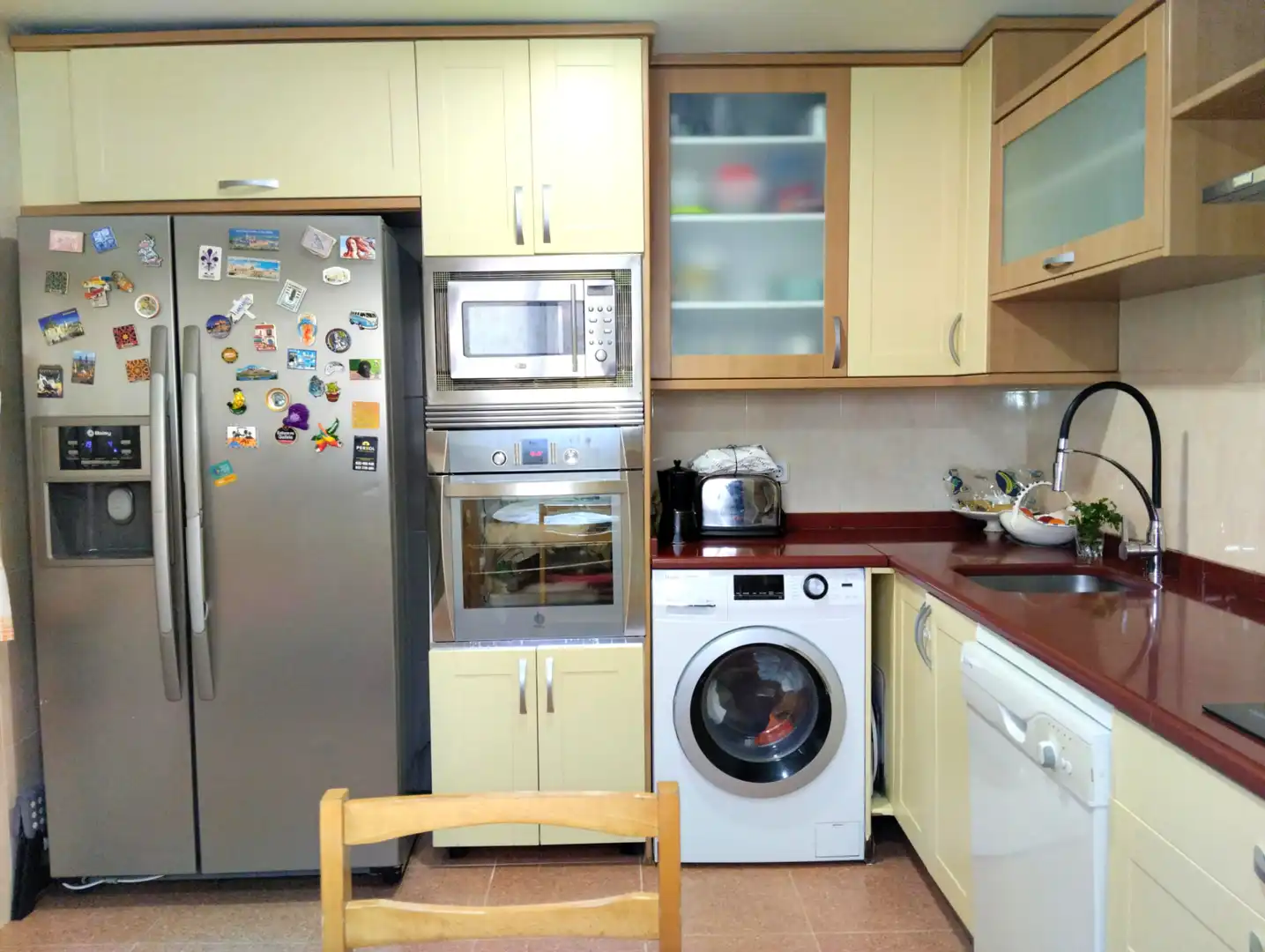 Cocina de Casa adosada en venta en San Lorenzo de El Escorial con Aire acondicionado, Calefacción y Jardín privado