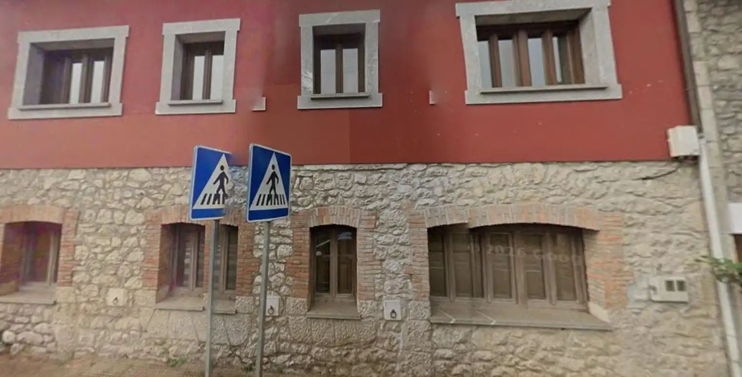 Vista exterior de Casa o xalet en venda en Onís amb Balcó