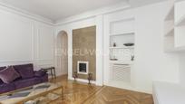 Living room of Apartment for sale in  Madrid Capital  with Air Conditioner, Heating and Parquet flooring