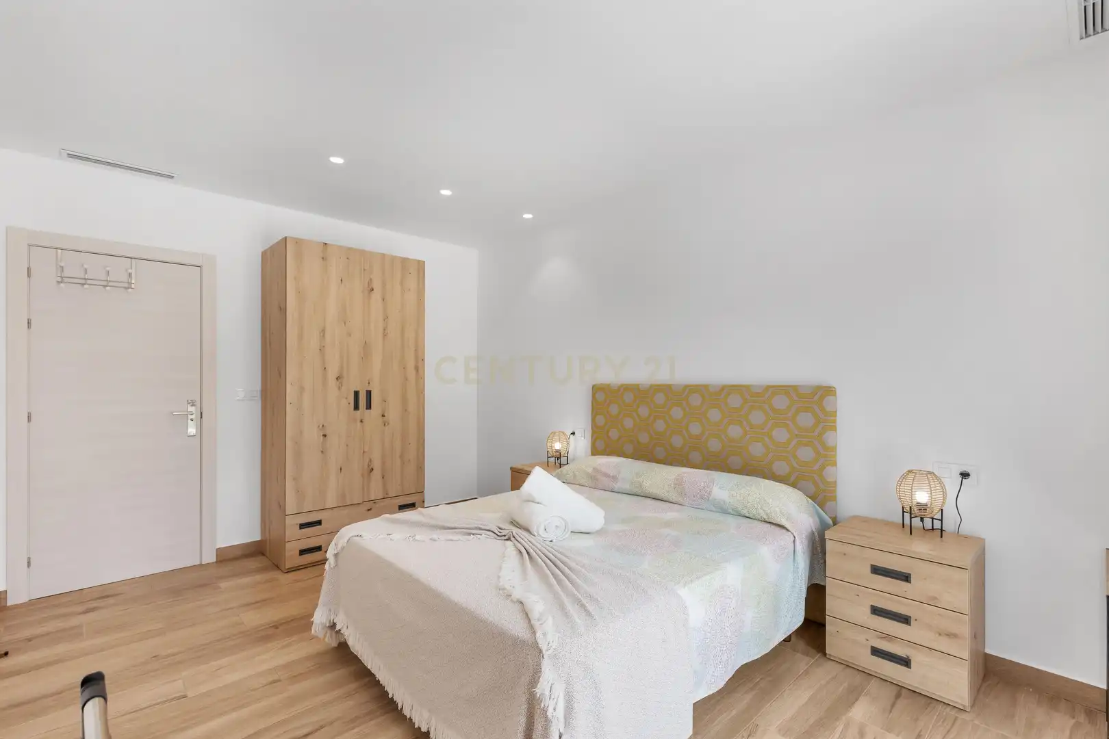 Dormitori de Casa o xalet en venda en Catral amb Aire condicionat, Jardí privat i Piscina