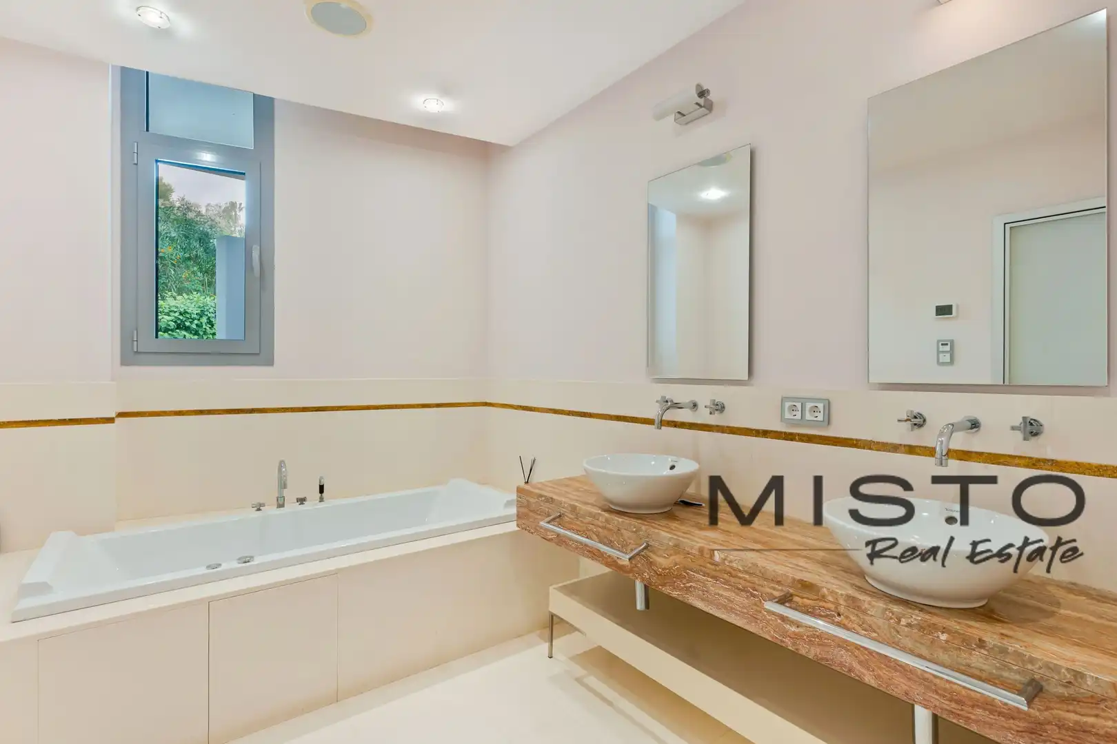 Terraced house with pool for sale in Calle Verdi-ur Sierra Blanca, imagen 9