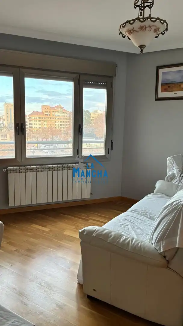 Habitación de Apartamento en venta en Albacete con Calefacción, Trastero y Amueblado