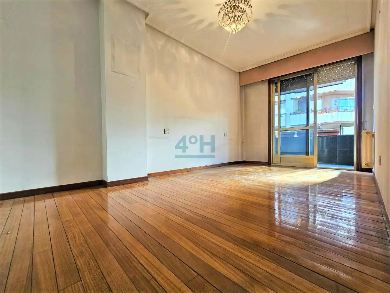 Wohnzimmer von Wohnung zum Verkauf in Ourense Capital  mit Heizung, Parkett und Terrasse