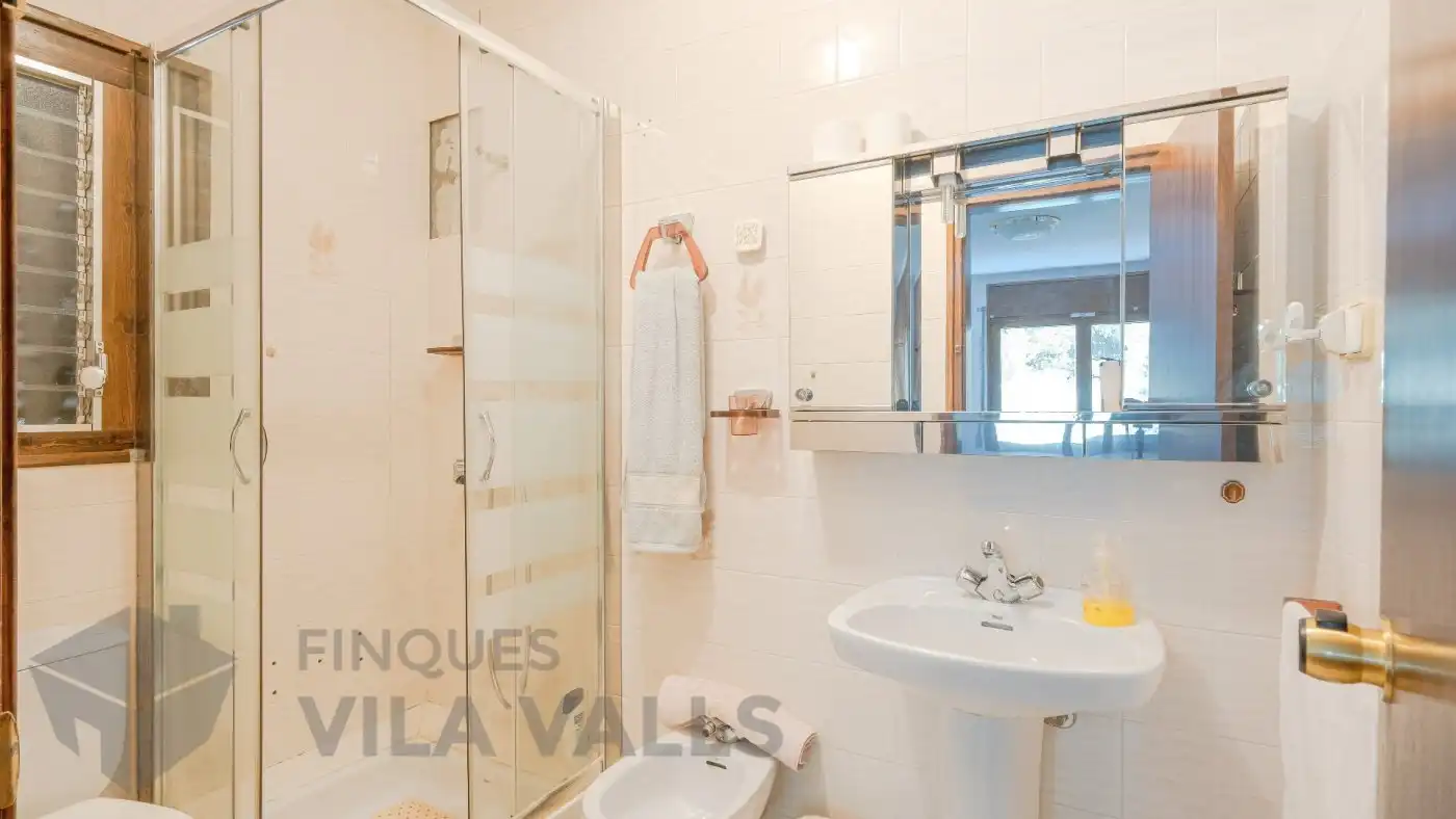 Schlafzimmer von Haus oder Chalet zum Verkauf in Sant Quirze Safaja mit Privatgarten und Balkon