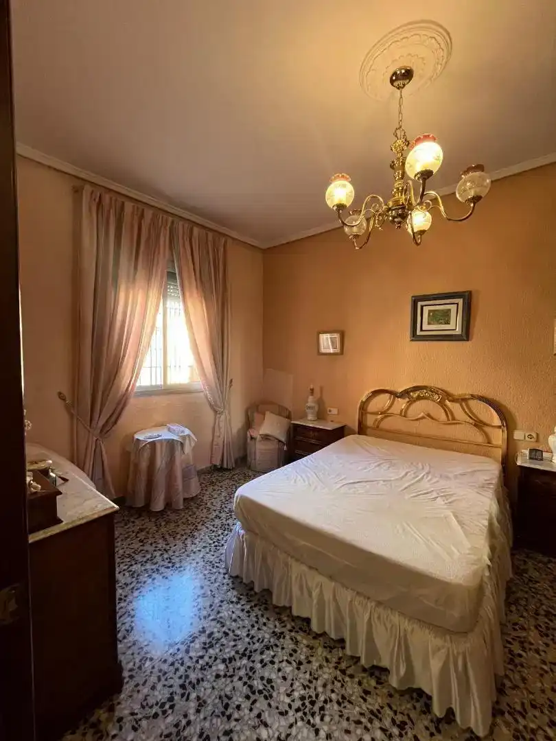 Schlafzimmer von Erdgeschoss zum Verkauf in Burjassot