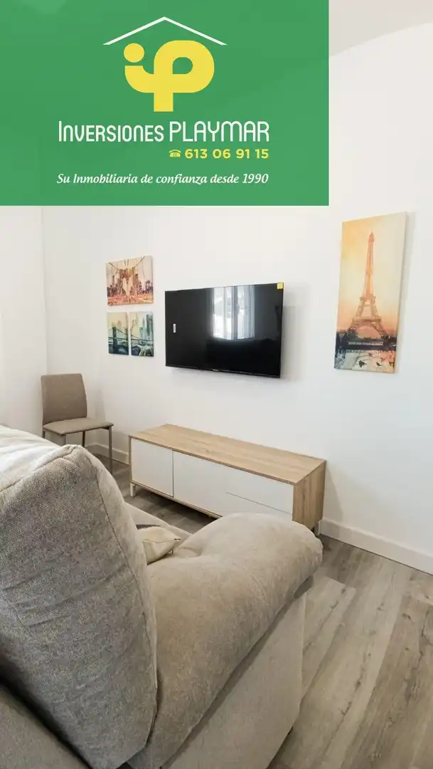Sala d'estar de Àtic de lloguer en Almería amb Aire condicionat, Calefacció i Moblat