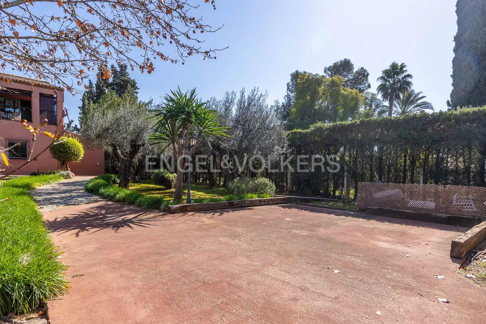 Vista exterior de Casa o xalet en venda en Espartinas amb Aire condicionat, Calefacció i Jardí privat