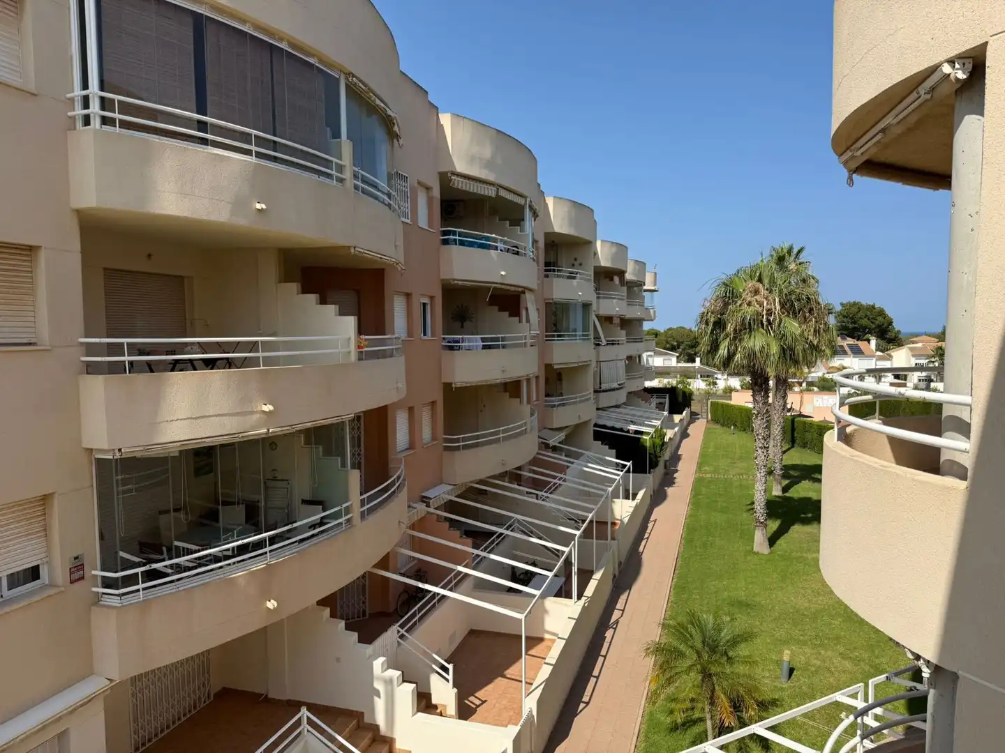 Vista exterior de Pis en venda en Orihuela amb Moblat, Rentadora i Piscina comunitària