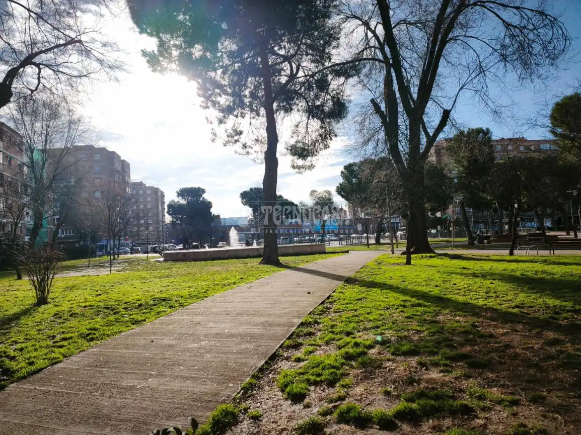 Vista exterior de Piso en venta en Alcalá de Henares con Terraza