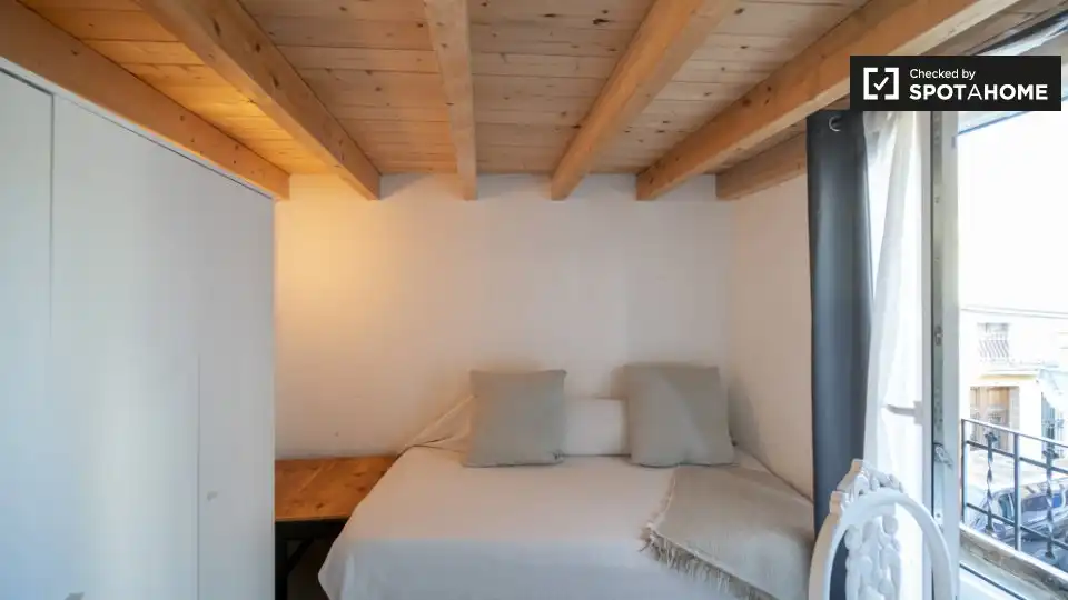Room in Barrio de Benicalap