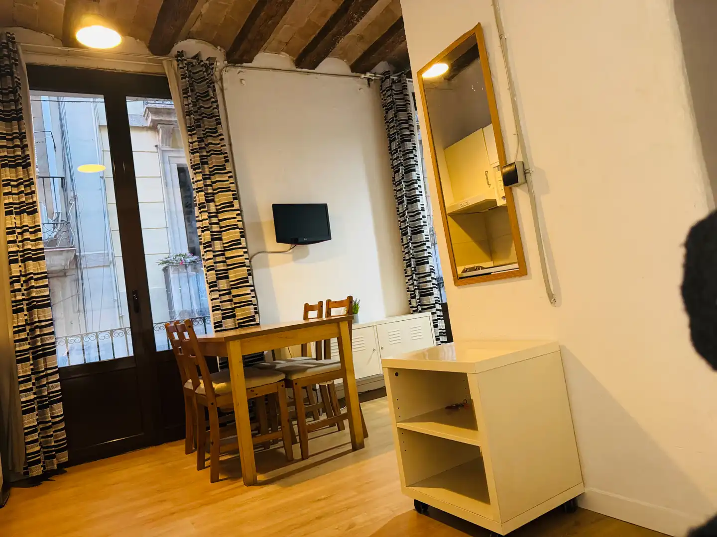 Dormitori de Estudi de lloguer en Barcelona amb Aire condicionat, Parquet i Moblat