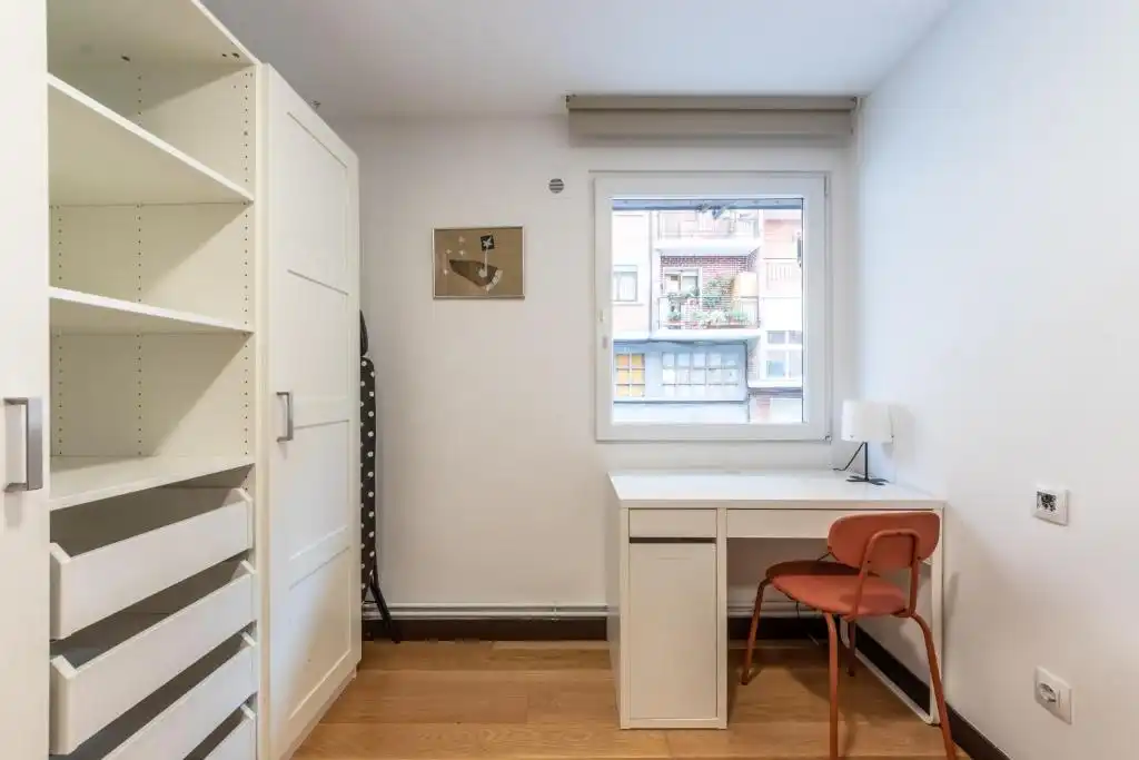 Habitación de Piso en venta en Bilbao  con Calefacción, Parquet y Amueblado