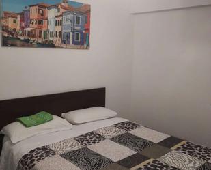 Bedroom of Flat to share in  Valencia Capital  with Terrace