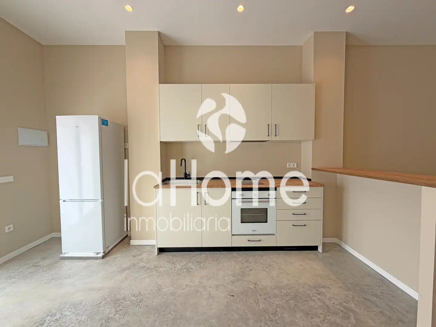 Küche von Loft zum Verkauf in Paterna mit Ofen